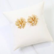 Newark Textured Cluster Earrings – Gold